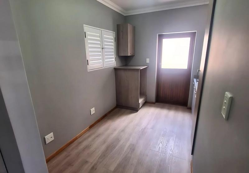 To Let 2 Bedroom Property for Rent in Heiderand Western Cape